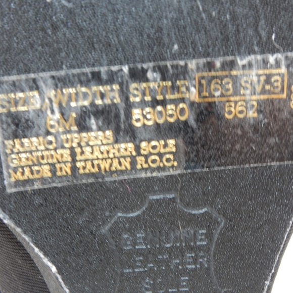 Never Worn Black Fabric Slip On Slippers - Picture 3 of 3